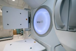 Echipament medical pentru tratament oncologic în spital